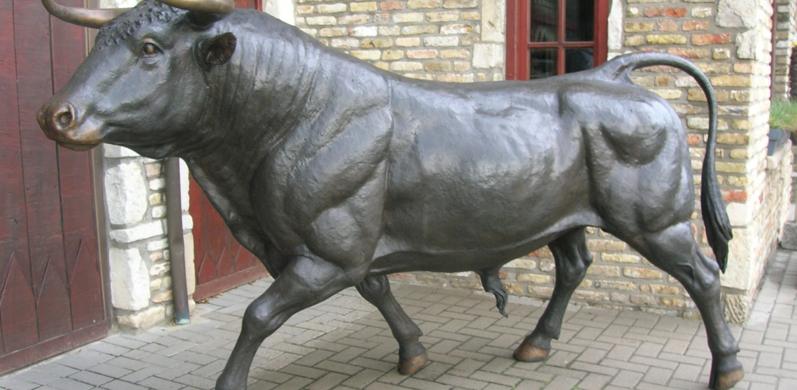 stier in brons