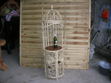 S6:barmeubel smeedijzer.\nh:1.50m. 190 euro